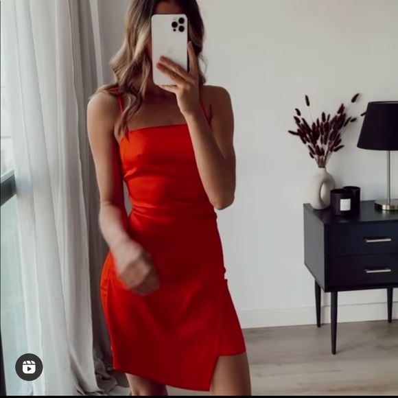 Zara satin effect red dress - Picture 5 of 13